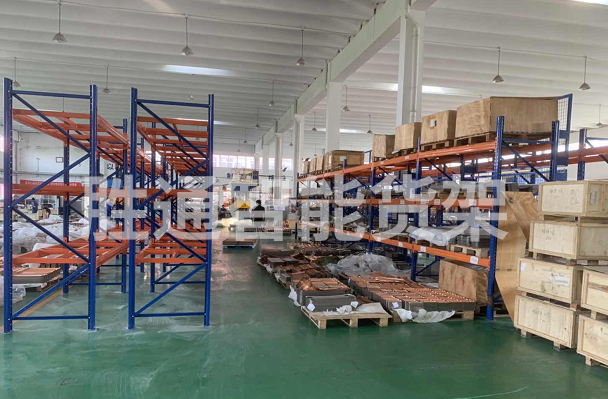 錦欣節(jié)能科技重型橫梁貨架.jpg