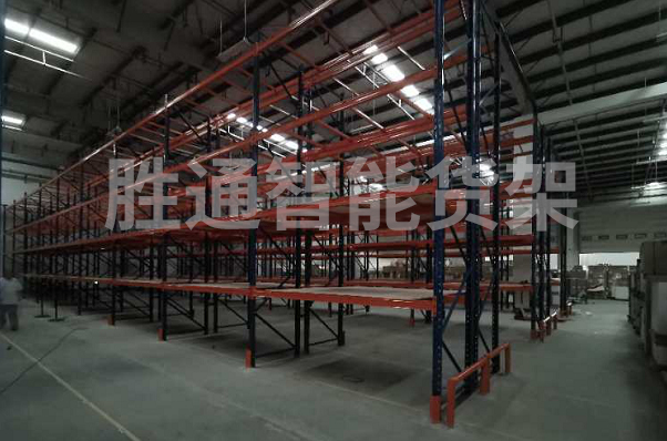 晉柏貿易重型橫梁貨架.jpg
